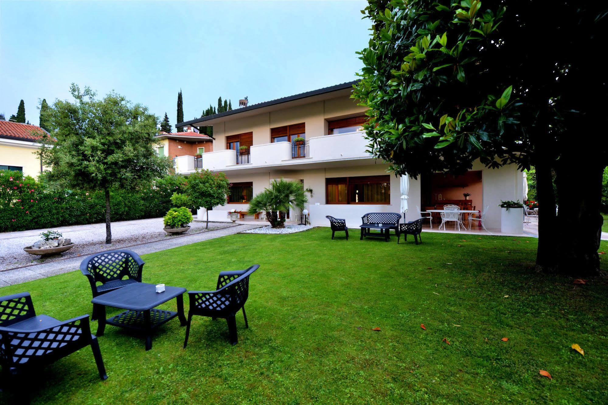 סונה B&B Villa Bianca מראה חיצוני תמונה